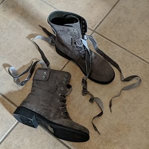 ✨NEW! Call it spring suede combat booties🥾 Size 7